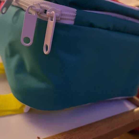 Igloo Retro Backpack Cooler - Picture 7 of 10